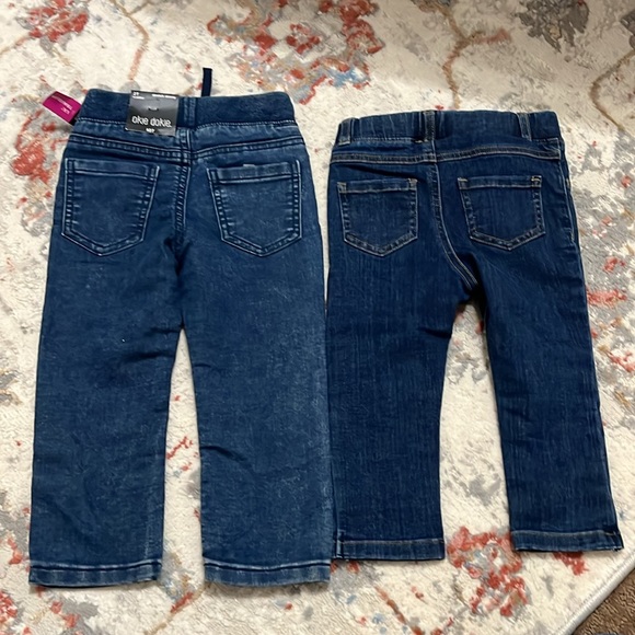 24 Month/2T jeans - Picture 4 of 4